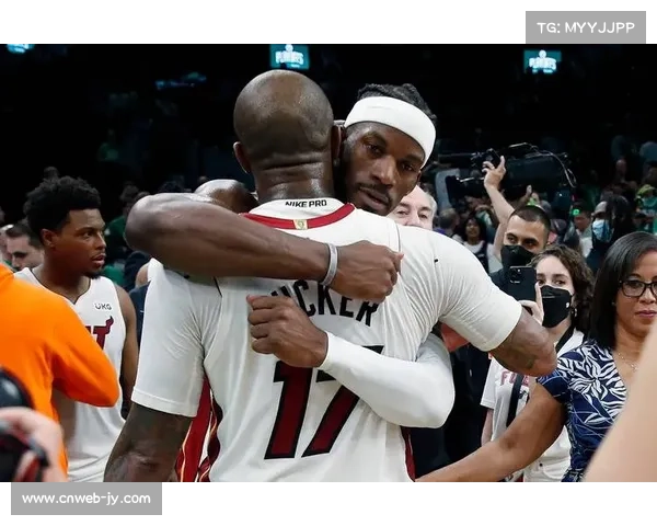 Powell带伤作战贡献18分，热火团队篮球制胜